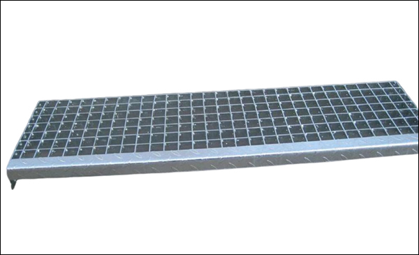 Galvanized grating safety steps protected with slotted angle plate