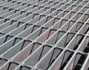 Open mesh steel safety grating