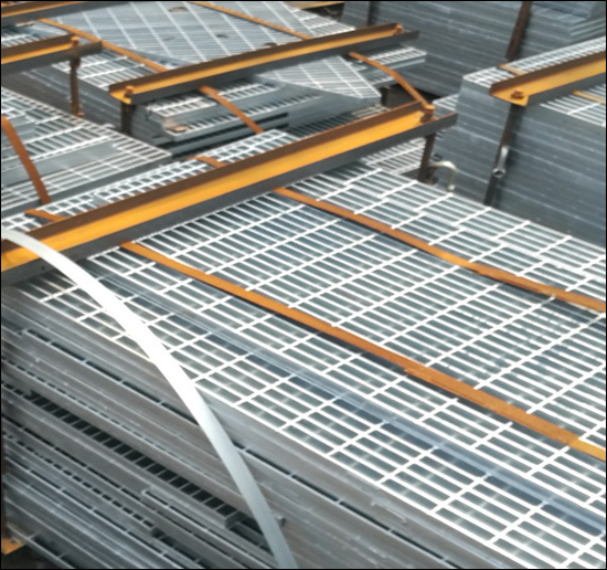 Hot Dip Galvanised Steel Bar Grating Panels - BS 4592