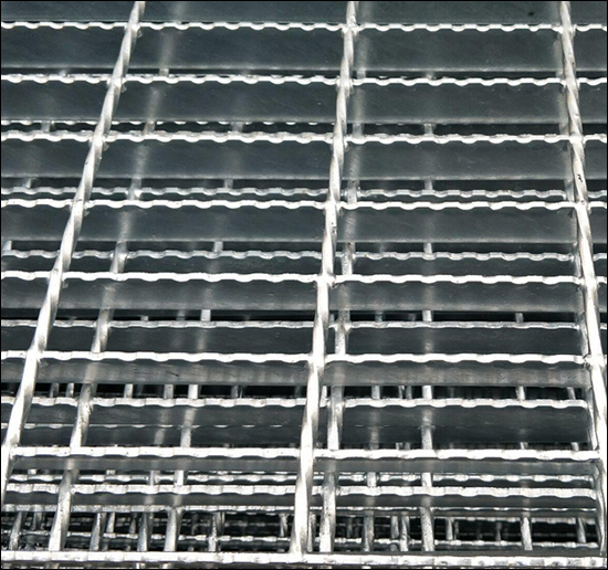 Serrated galvanised steel grating panels